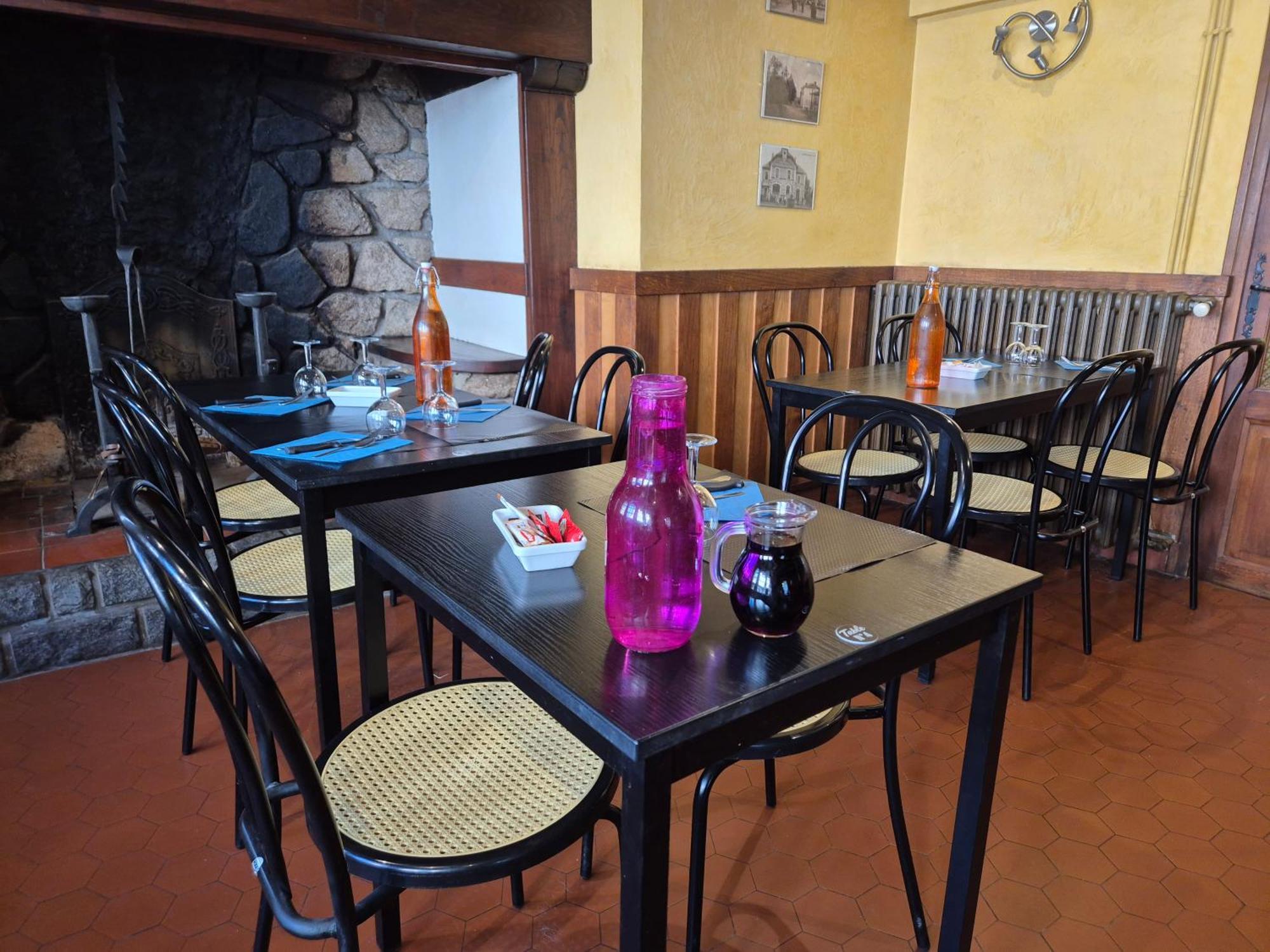 Logis Hotel Restaurant L'Oustal Naves  Екстериор снимка