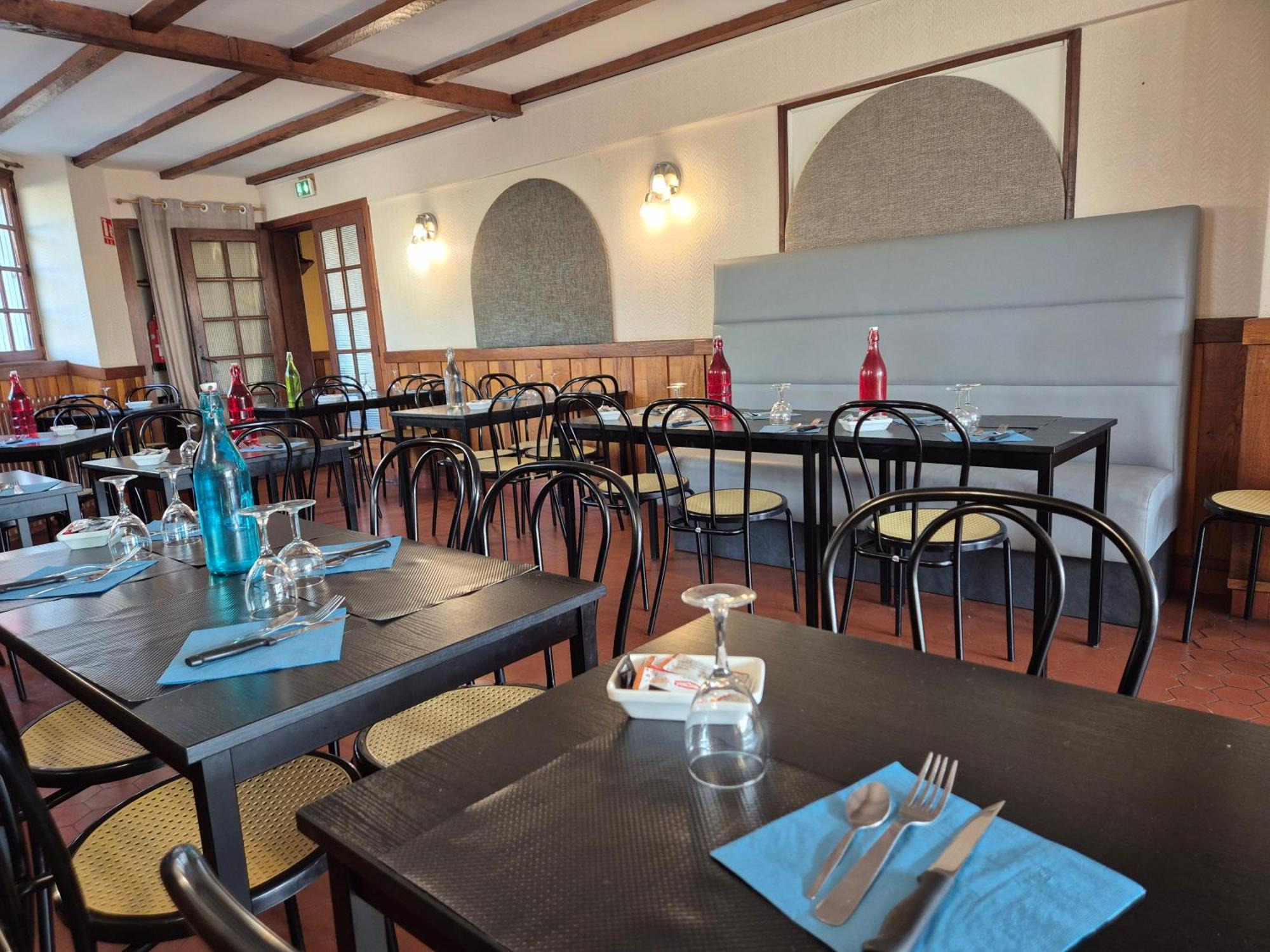 Logis Hotel Restaurant L'Oustal Naves  Екстериор снимка