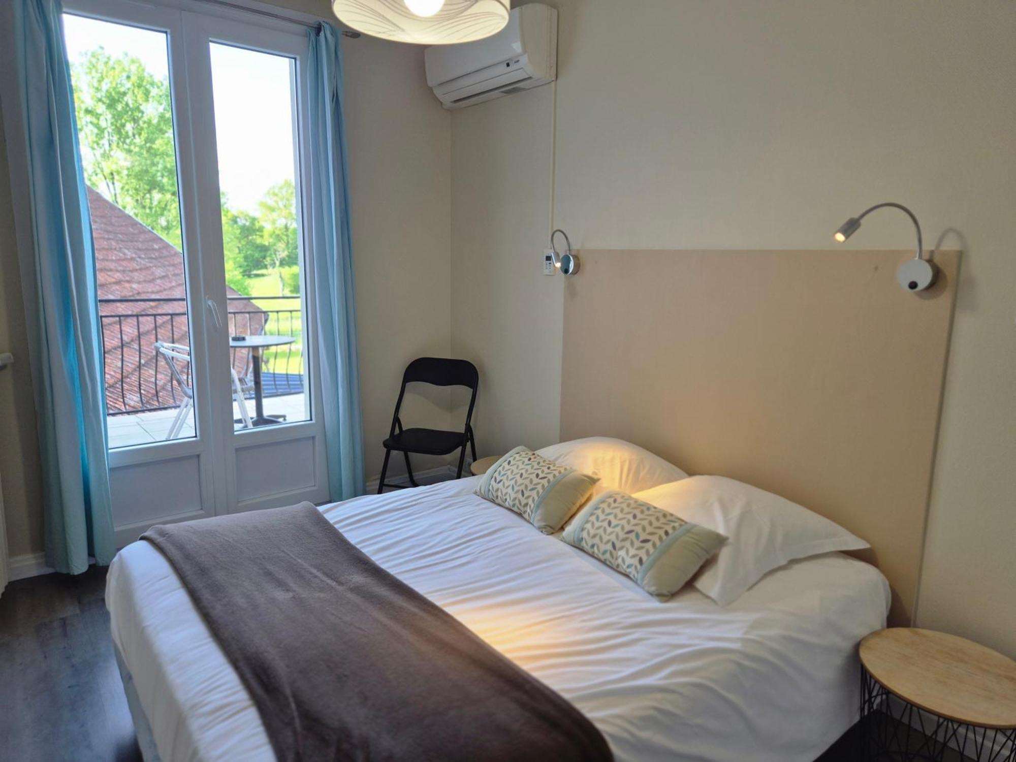 Logis Hotel Restaurant L'Oustal Naves  Екстериор снимка