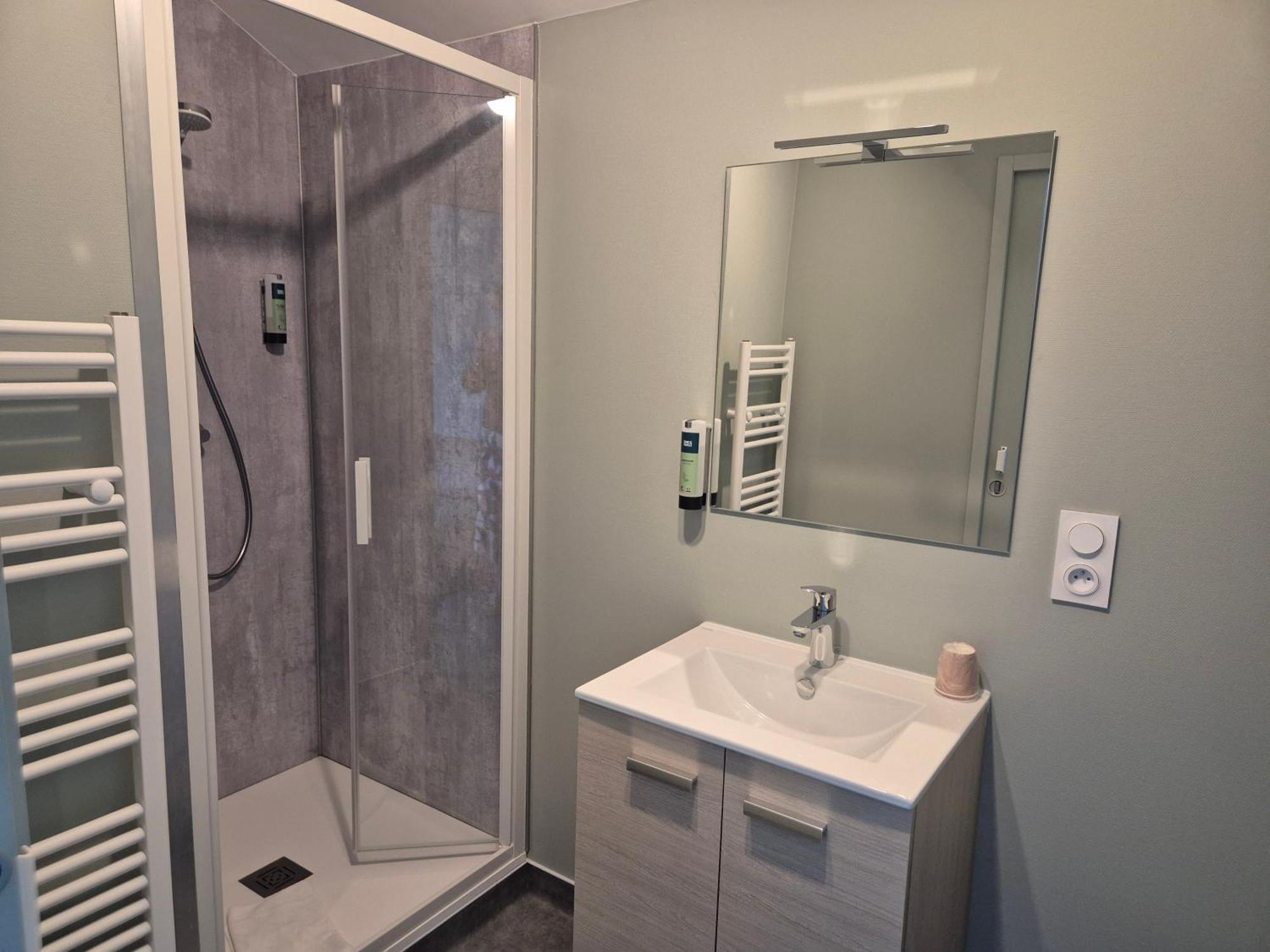 Logis Hotel Restaurant L'Oustal Naves  Екстериор снимка