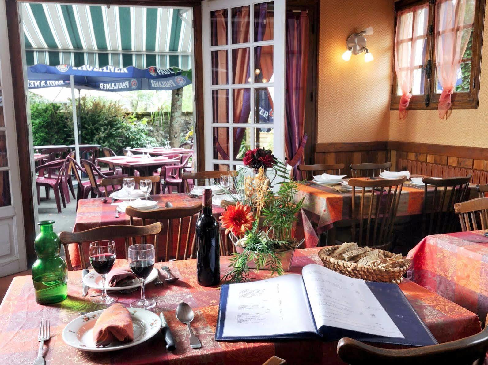 Logis Hotel Restaurant L'Oustal Naves  Екстериор снимка